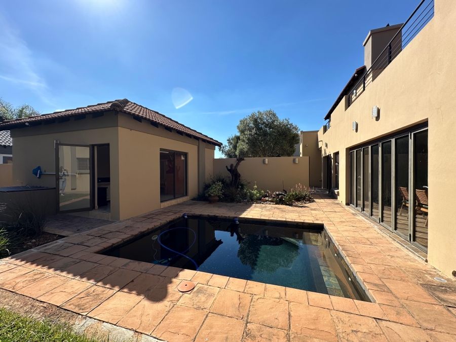 5 Bedroom Property for Sale in Xanadu Eco Park North West